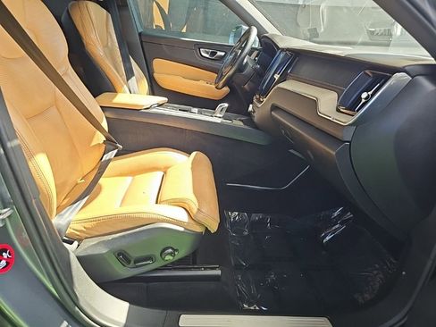 Used 2018 Volvo XC60 T8 Inscription AWD/4WD image 40