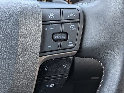 Used 2025 Toyota Camry SE AWD/4WD image 23