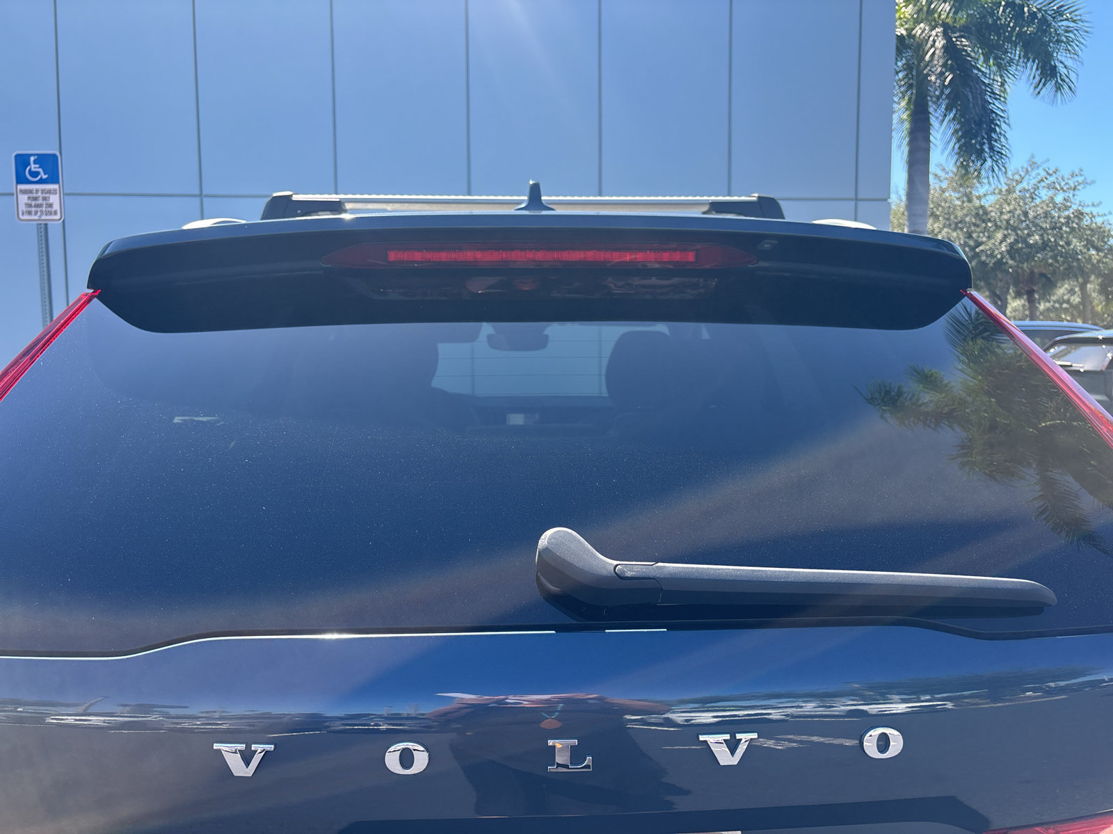 Used 2022 Volvo XC60 B6 Inscription w/ Protection Package Premier AWD/4WD image 6