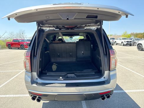 Used 2024 Chevrolet Suburban High Country w/ Premium Package 2 image 20