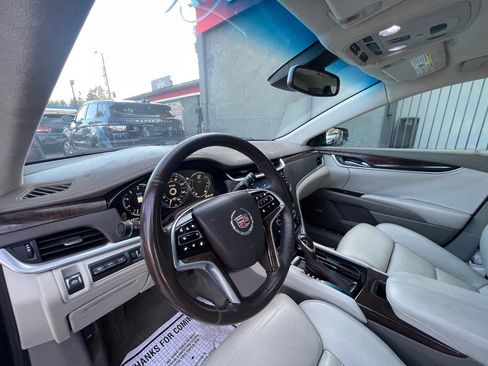 Used 2013 Cadillac XTS Platinum FWD image 10