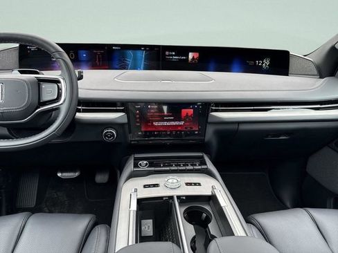 New 2025 Lincoln Navigator Reserve w/ Jet Appearance Package image 18