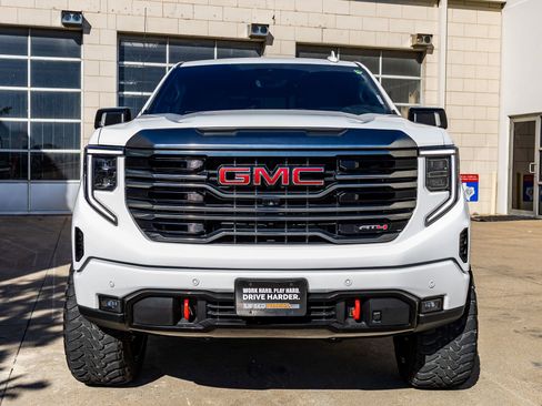 Used 2022 GMC Sierra 1500 AT4 w/ AT4 Premium Package image 2