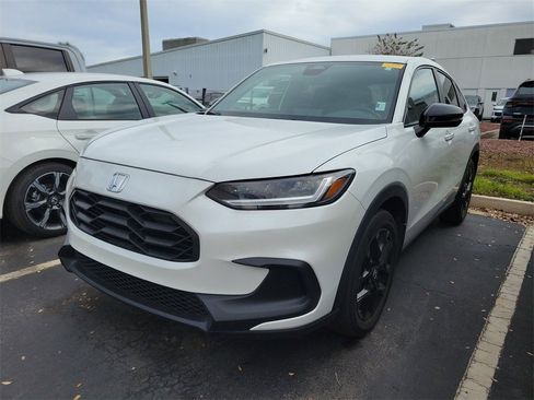 Used 2023 Honda HR-V Sport image 3