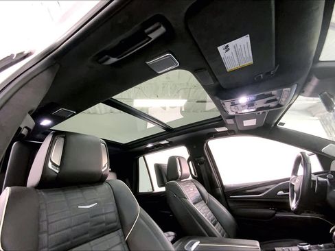Used 2023 Cadillac Escalade V image 13