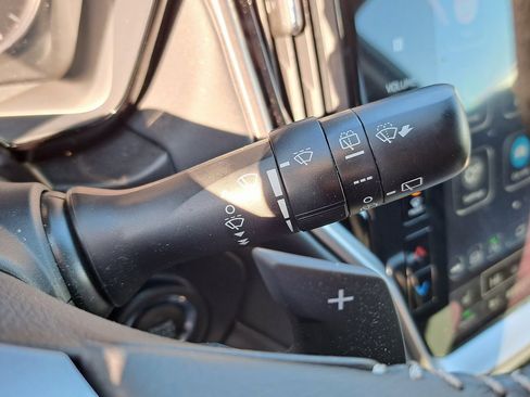 Certified 2025 Subaru Outback Premium image 12