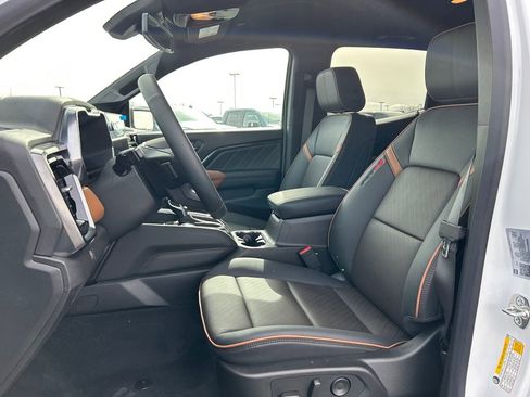 New 2026 GMC Canyon AT4 w/ AT4 Premium Package image 18