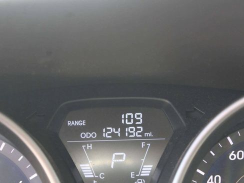 Used 2011 Hyundai Elantra GLS FWD image 9