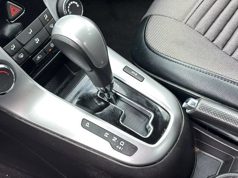 Used 2015 Chevrolet Cruze LT FWD image 20