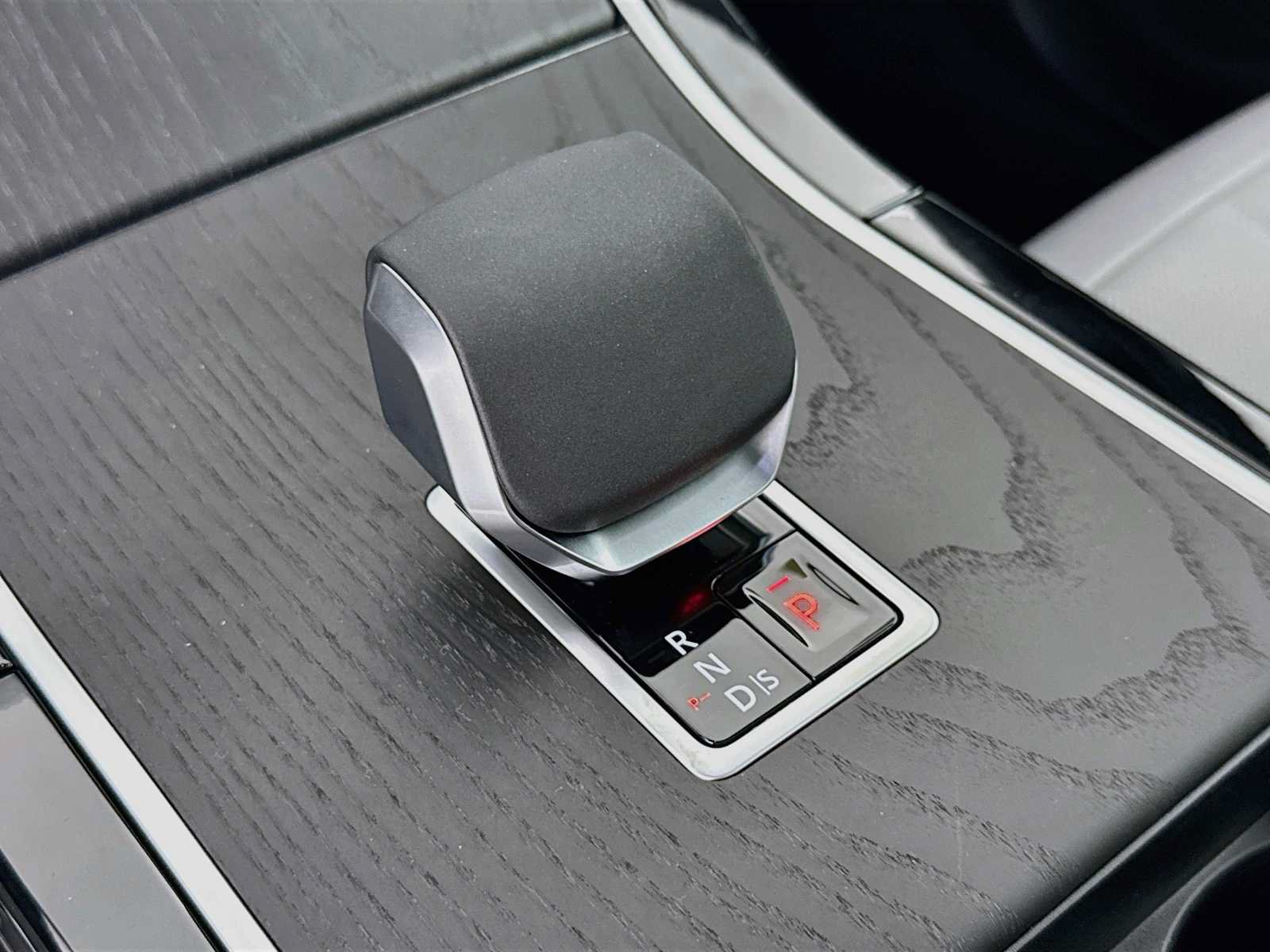 New 2026 Land Rover Range Rover Evoque S AWD/4WD image 17