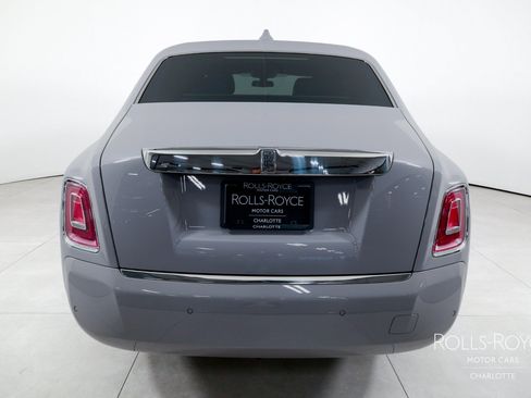 Used 2024 Rolls-Royce Phantom Sedan w/ The Phantom Package RWD image 9