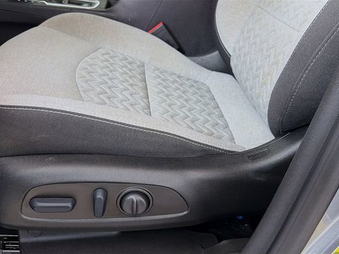 Used 2023 Chevrolet Equinox LT w/ Driver Convenience Package FWD image 24