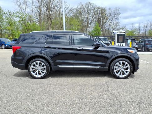Used 2023 Ford Explorer Platinum w/ Technology Package AWD/4WD image 9