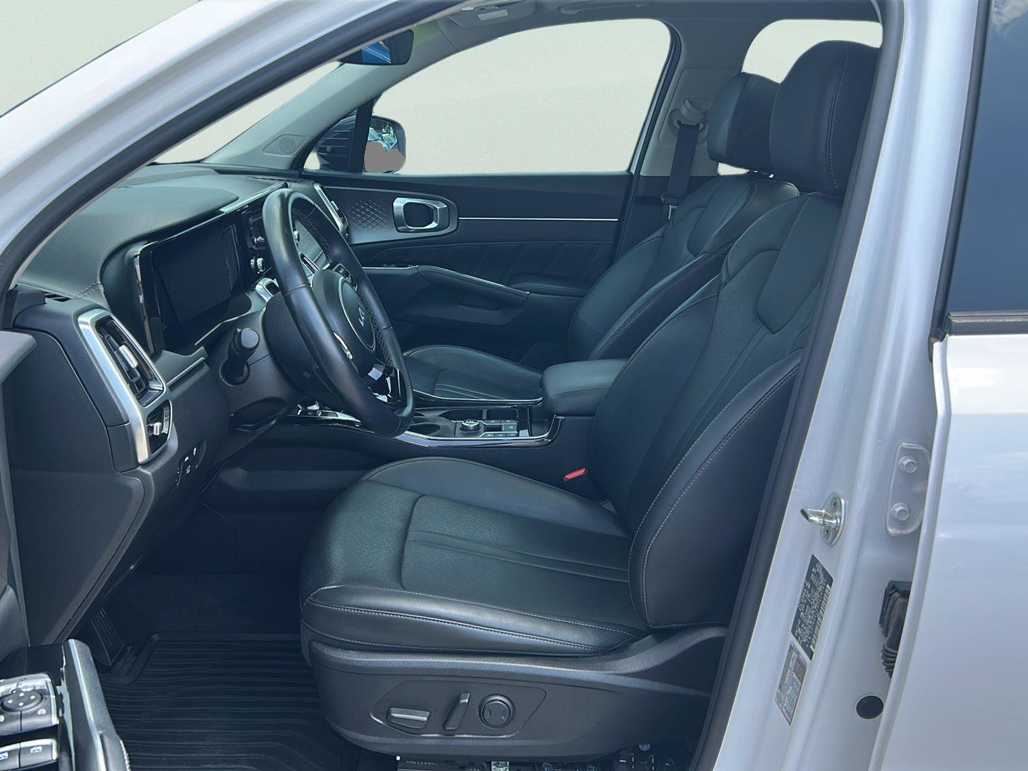 Used 2023 Kia Sorento SX FWD image 7