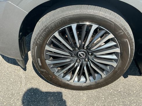 Certified 2025 Nissan Armada Platinum Reserve AWD/4WD image 9