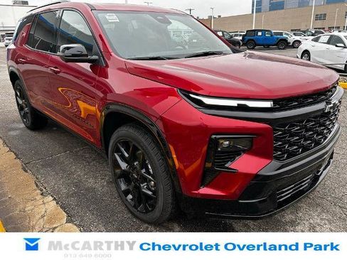 New 2026 Chevrolet Traverse RS w/ LPO, Floor Liner Package image 7