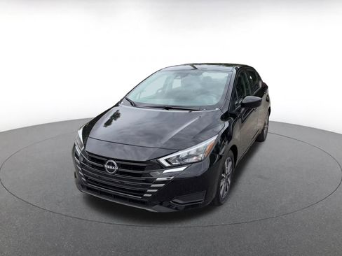 Used 2025 Nissan Versa SV FWD image 4