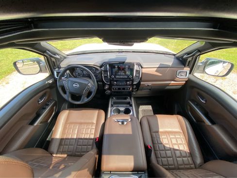 Used 2024 Nissan Titan Platinum Reserve w/ Moonroof Package AWD/4WD image 19
