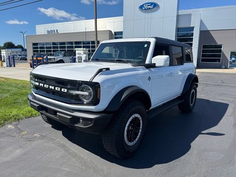 Certified 2023 Ford Bronco Outer Banks w/ Sasquatch Package AWD/4WD image 5