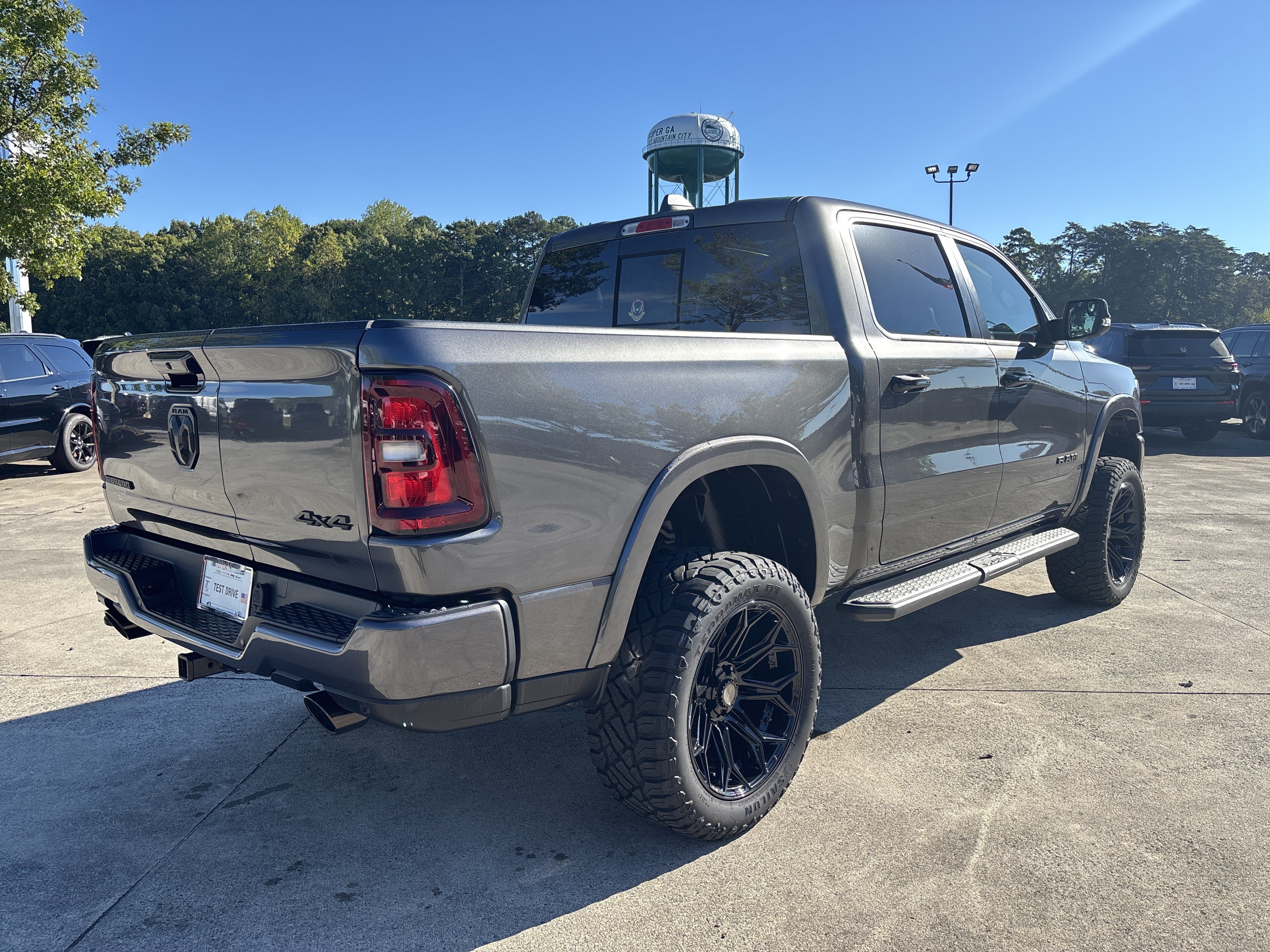 Used 2025 RAM 1500 Big Horn AWD/4WD image 7