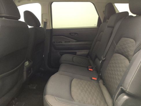 Used 2023 Nissan Pathfinder SV image 18