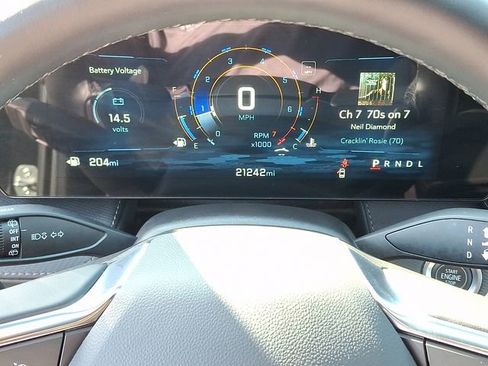 Used 2025 Chevrolet Equinox LT FWD image 16