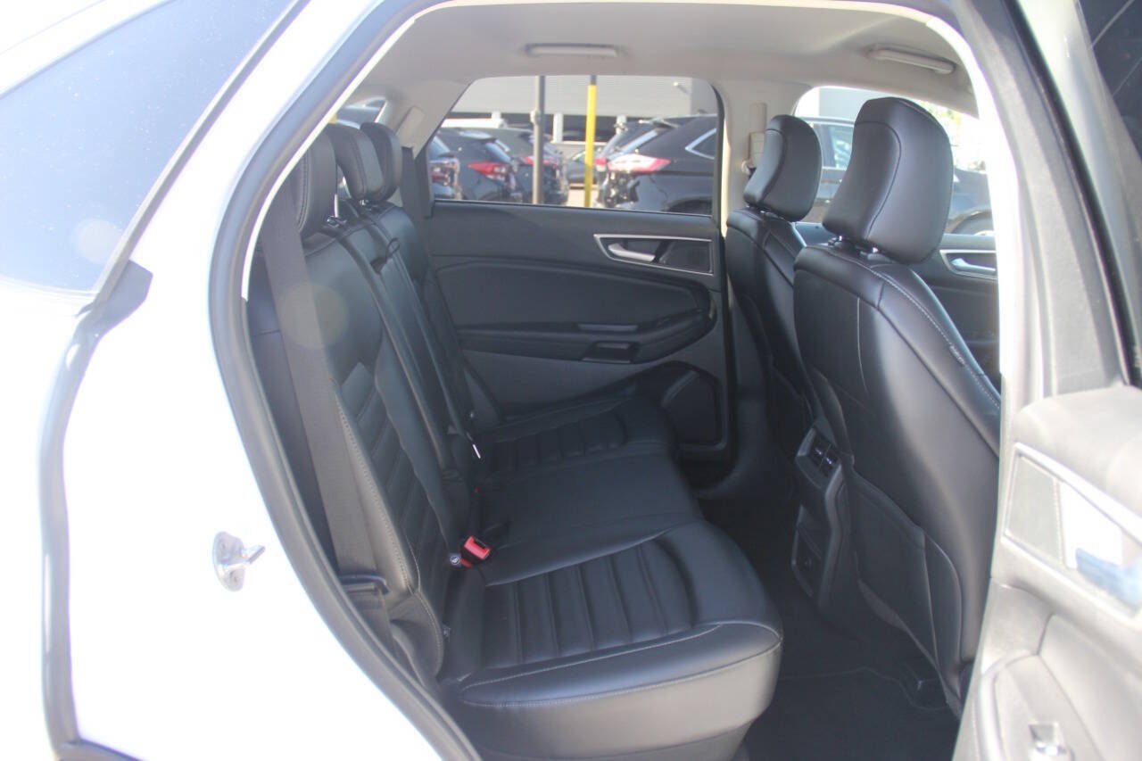 Used 2024 Ford Edge SEL AWD/4WD image 11
