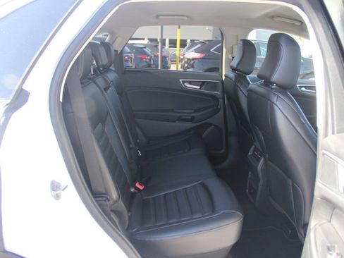 Used 2024 Ford Edge SEL AWD/4WD image 11