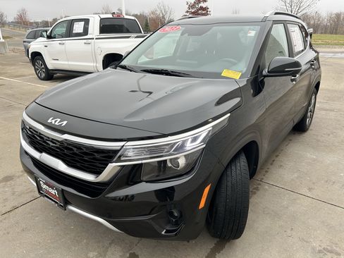 Used 2023 Kia Seltos S image 3