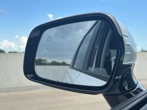 Used 2026 Kia Carnival FWD image 18