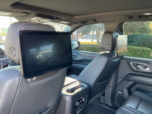 Used 2021 Chevrolet Suburban High Country image 18