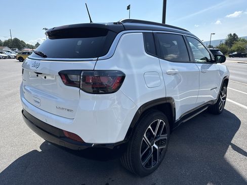 Used 2025 Jeep Compass Limited w/ Elite Group AWD/4WD image 3