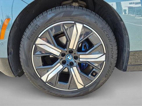 Used 2023 BMW iX xDrive50 w/ Premium Package AWD/4WD image 15