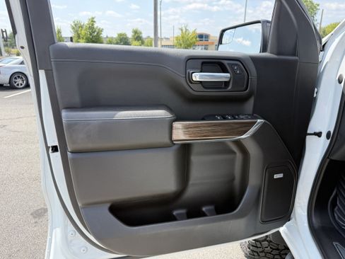 Used 2021 Chevrolet Silverado 1500 LT Trail Boss w/ Convenience Package II AWD/4WD image 10