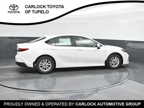 Used 2025 Toyota Camry LE w/ Convenience Package FWD image 4