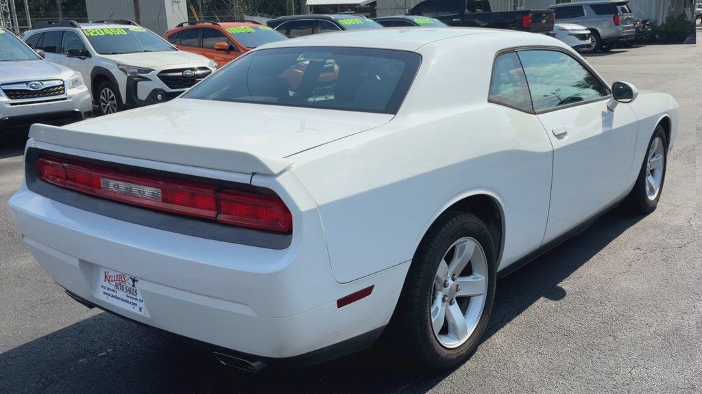 Used 2013 Dodge Challenger SXT RWD image 8