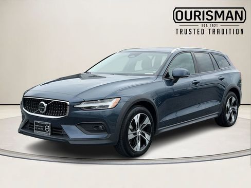 Used 2024 Volvo V60 B5 Cross Country Plus AWD/4WD image 4