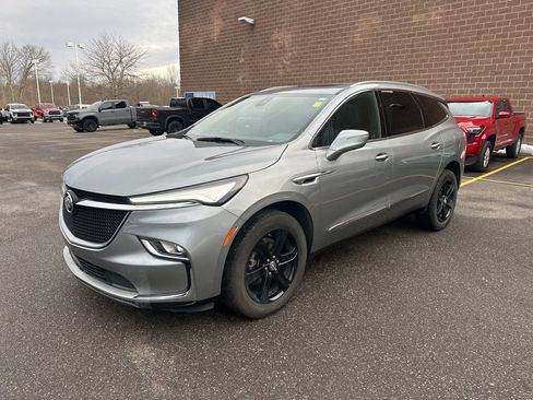 Used 2024 Buick Enclave Essence w/ Experience Buick Package image 5