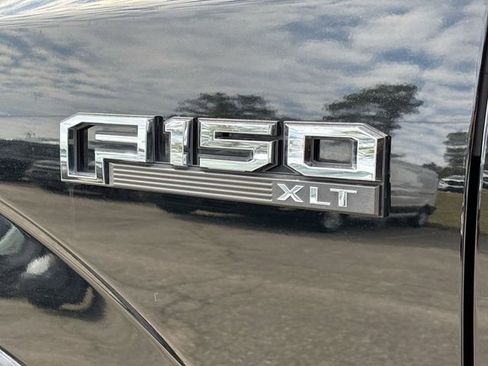 Used 2018 Ford F150 XLT w/ Equipment Group 302A Luxury image 15