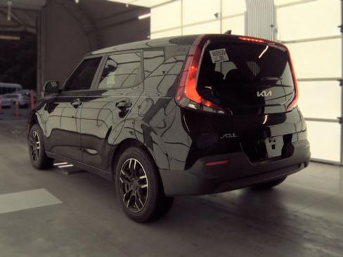 Used 2022 Kia Soul LX FWD image 4