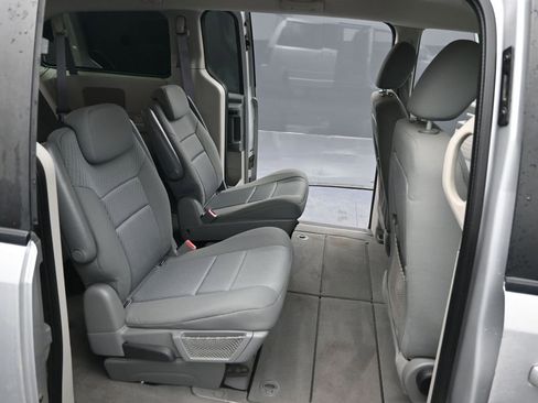 Used 2010 Dodge Grand Caravan SE w/ Climate Group FWD image 25