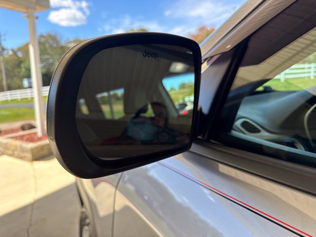Used 2018 Jeep Compass Latitude w/ Cold Weather Group AWD/4WD image 33