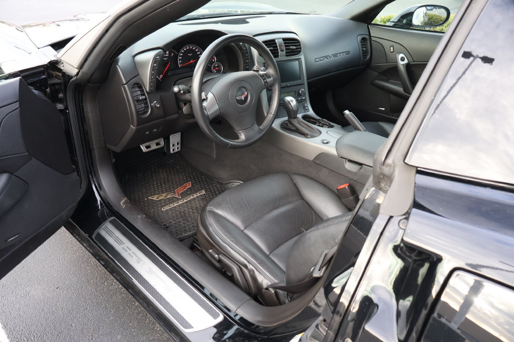 Used 2007 Chevrolet Corvette Coupe w/ Preferred Equipment Group RWD image 6