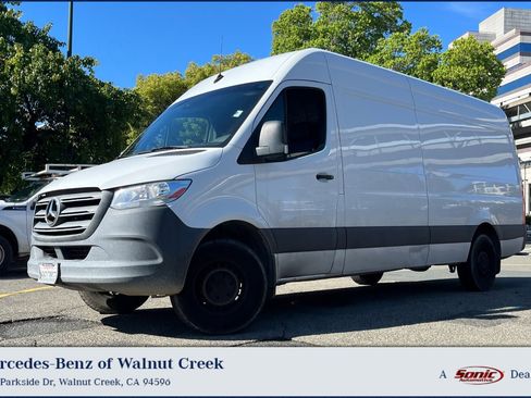 Used 2021 Mercedes-Benz Sprinter 2500 image 1
