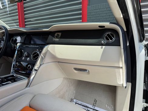 Used 2019 Rolls-Royce Cullinan AWD/4WD image 38