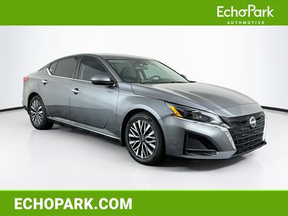 Used 2023 Nissan Altima 2.5 SV