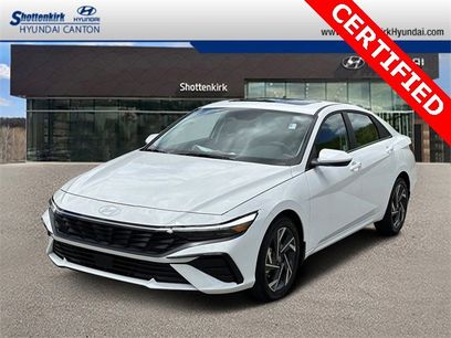 Used 2024 Hyundai Elantra SEL w/ Convenience Package