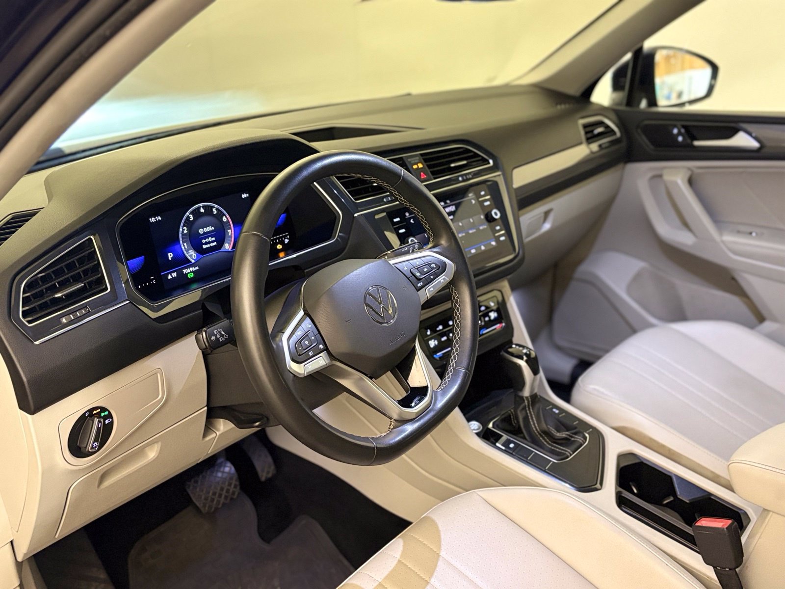 Used 2022 Volkswagen Tiguan SE FWD image 4