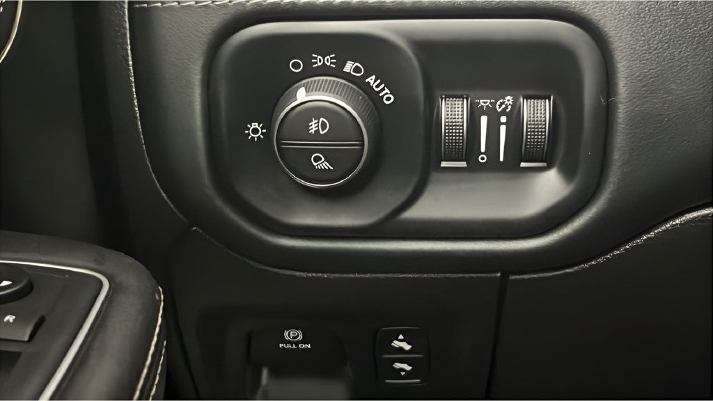 Used 2021 RAM 1500 Limited AWD/4WD image 28