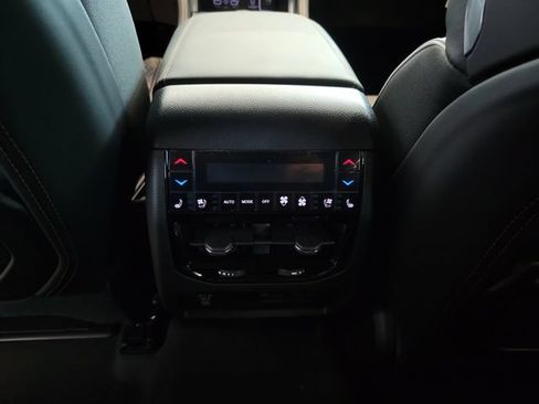 Used 2026 Jeep Grand Cherokee Summit w/ Obsidian Package AWD/4WD image 9